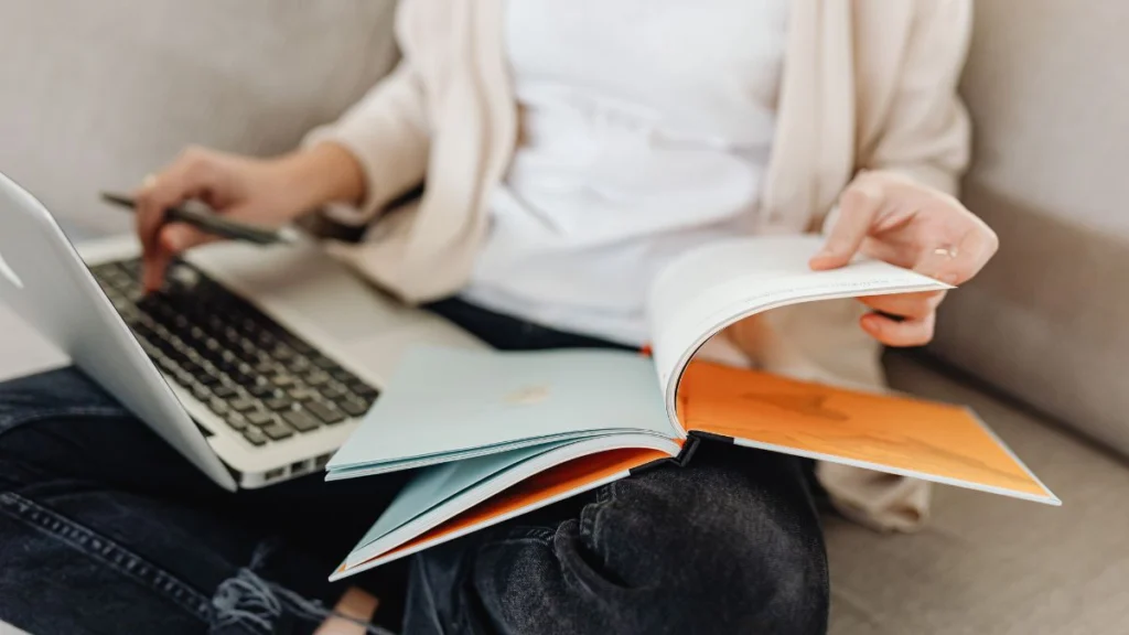 Um Curso de Marketing Digital Vale a Pena? Guia Completo para Iniciantes em 2026 2 marketing digital